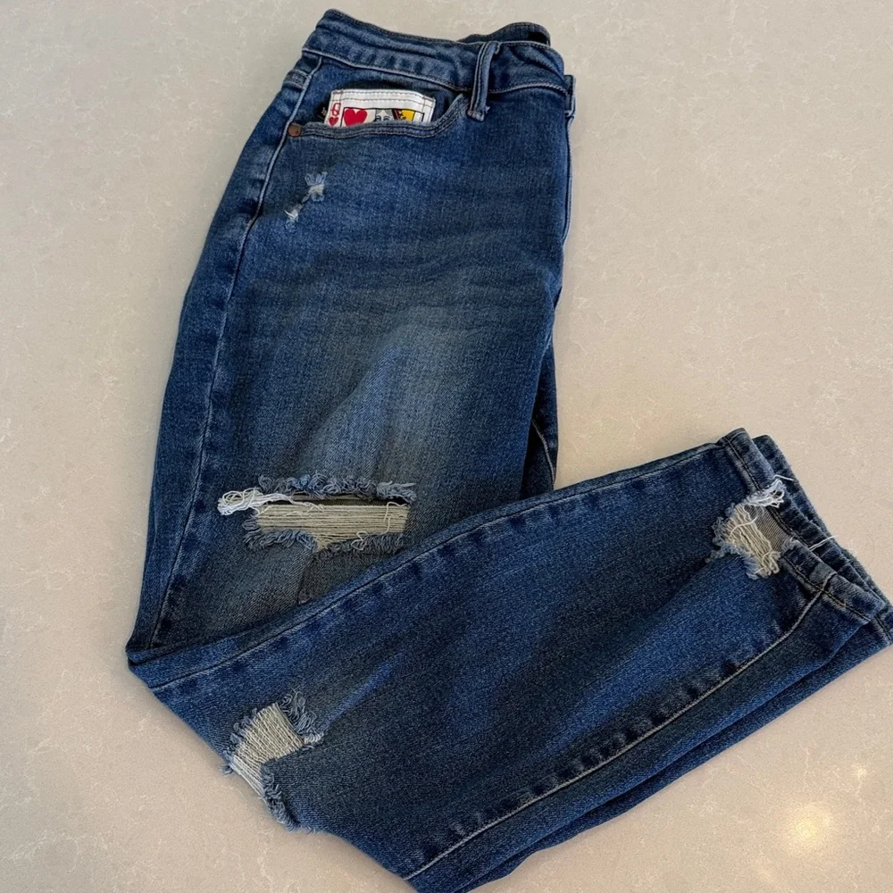 Judy Blue Woman’s Boyfriend Jeans - Picture 1 of 12